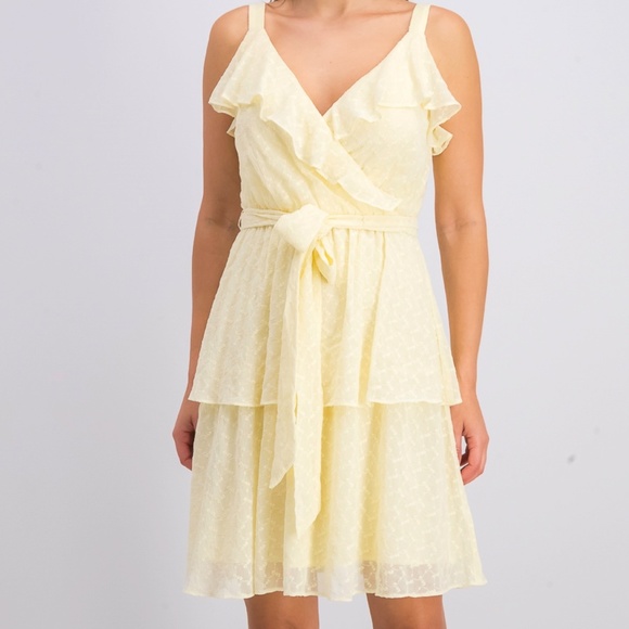 Gal Meets Glam Dresses & Skirts - NWT Gal Meets Glam Helena Dress in Sunshine Yellow